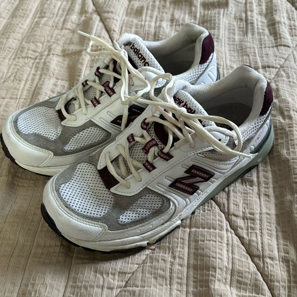 New Balance 1123 purple/ white Running Sneakers Shoes Women's size 9